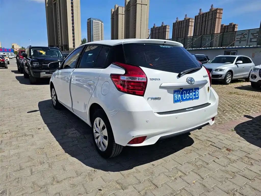 Toyota Yaris L 2020