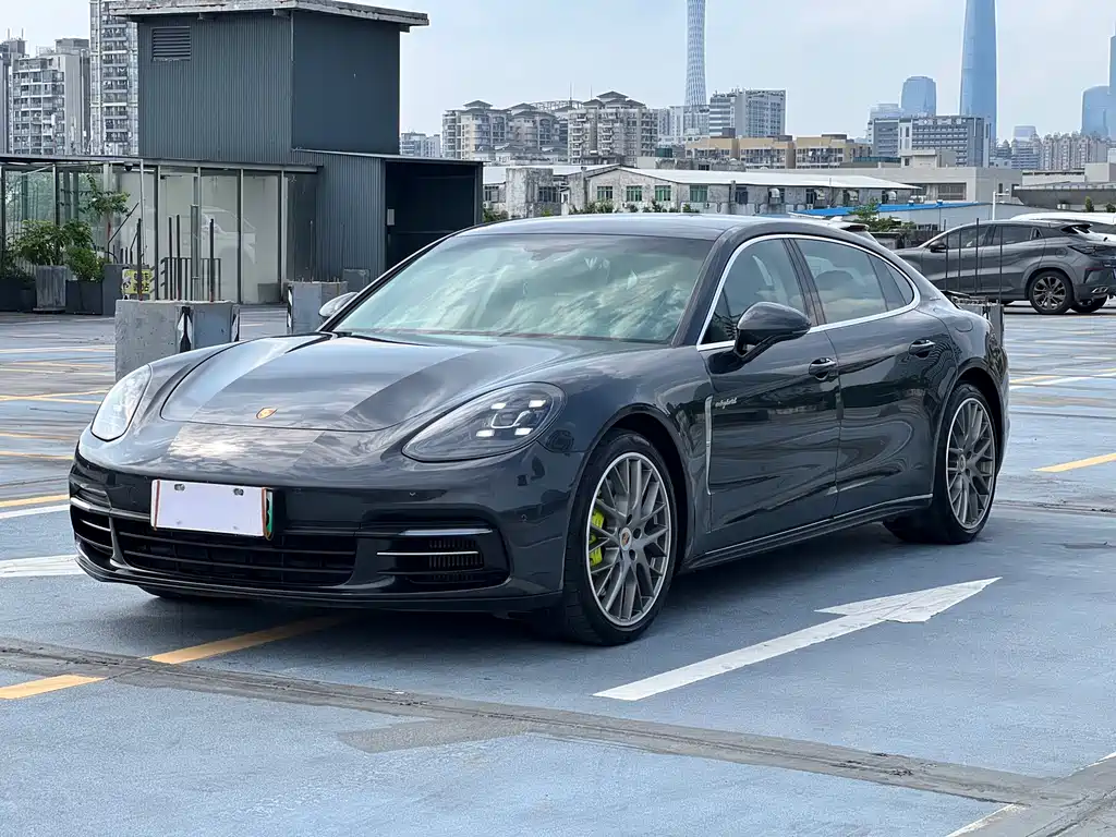 Porsche Panamera Hybrid 2018 — фото 1
