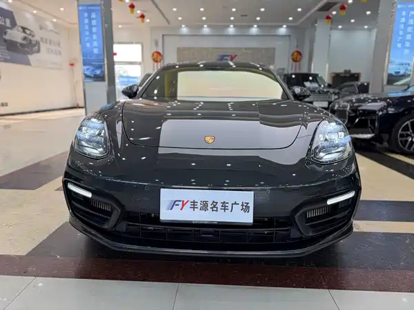 Porsche Panamera 2021