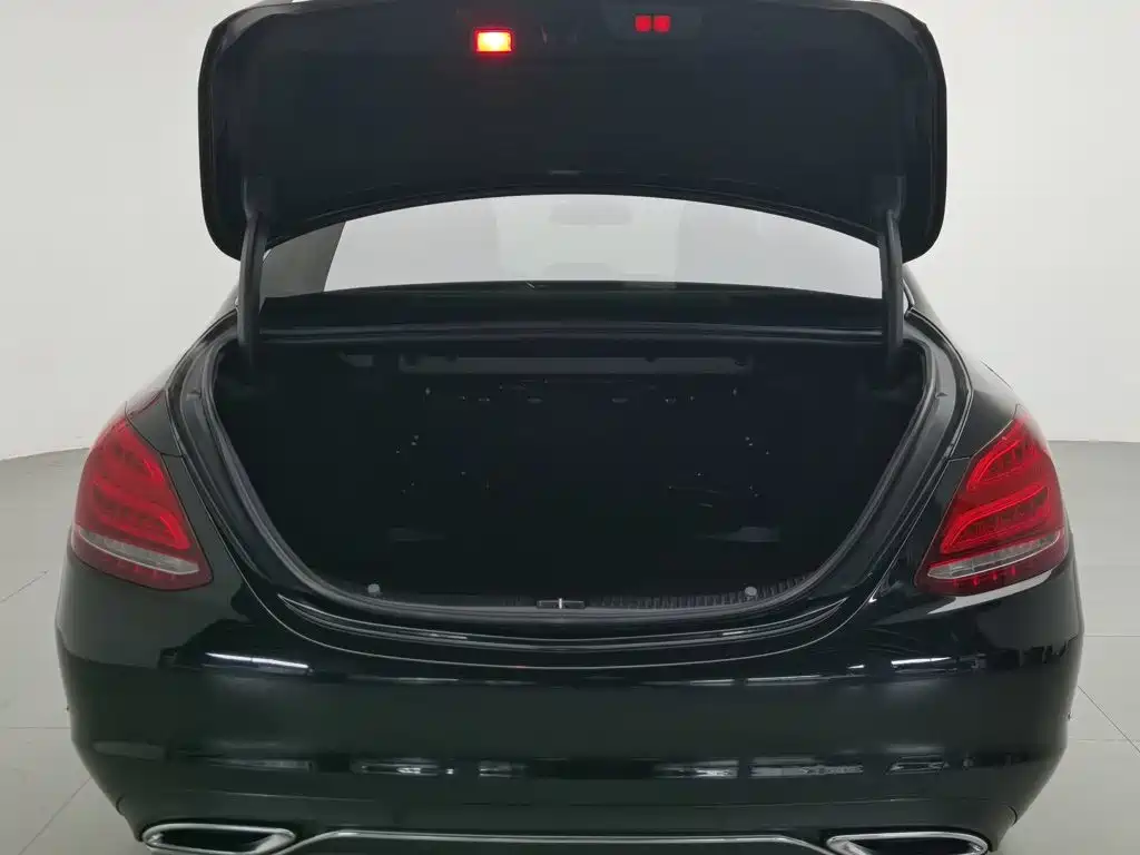Mercedes-Benz C-Class 2017 — фото 16