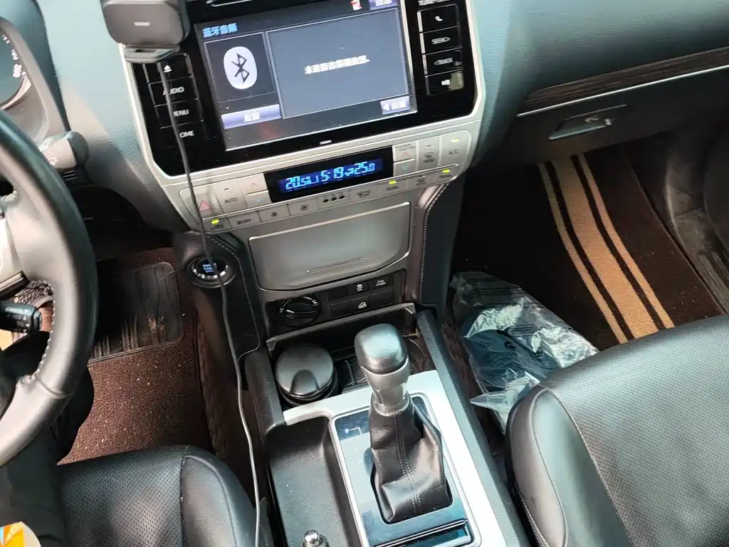 Toyota Prado 2019 — фото 2