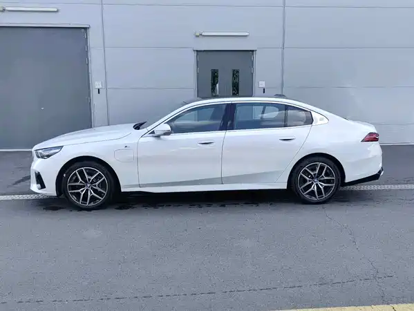 BMW i5 2026