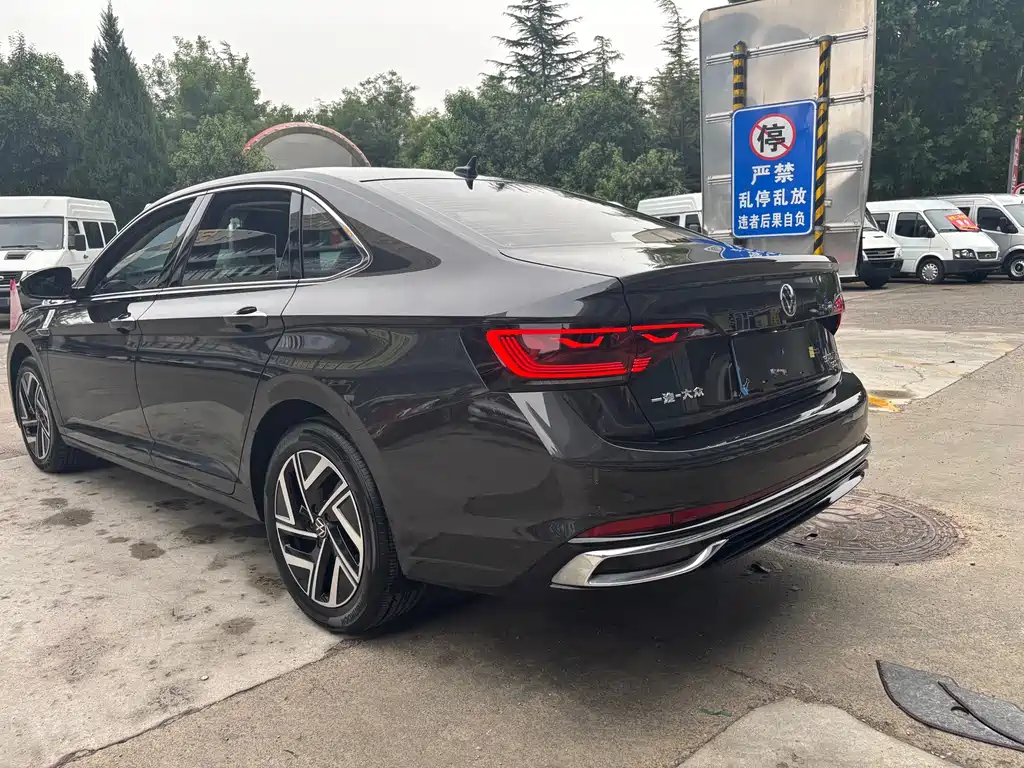 Volkswagen Sagitar 2023