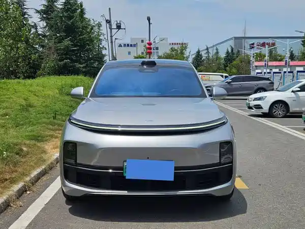 Li Auto L8 2023