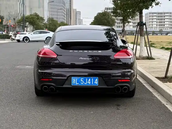 Porsche Panamera 2016