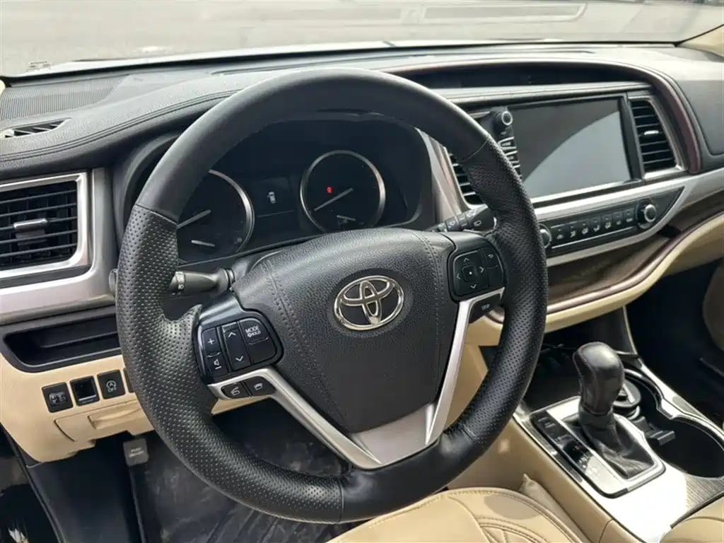 Toyota Highlander 2016 — фото 17