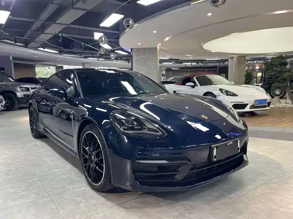 Porsche Panamera 2022