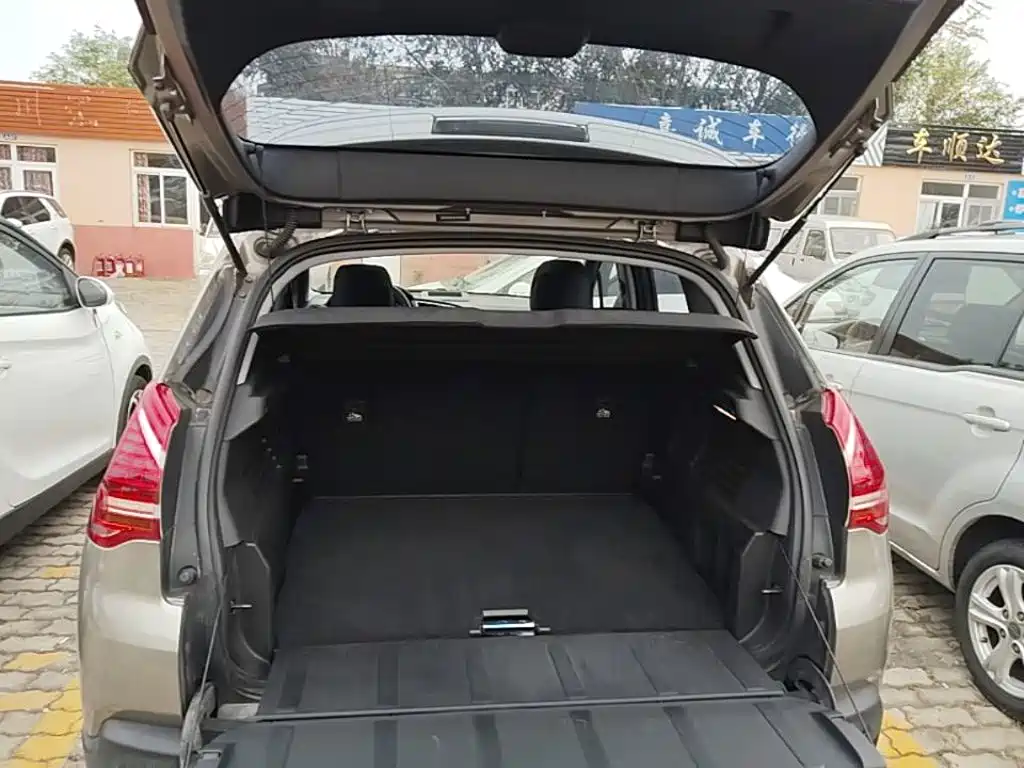 Peugeot 3008 2016 — фото 19