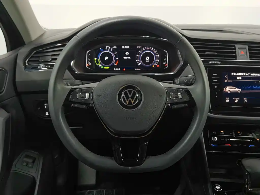 Volkswagen Tiguan L Plug-In Hybrid 2021 — фото 11