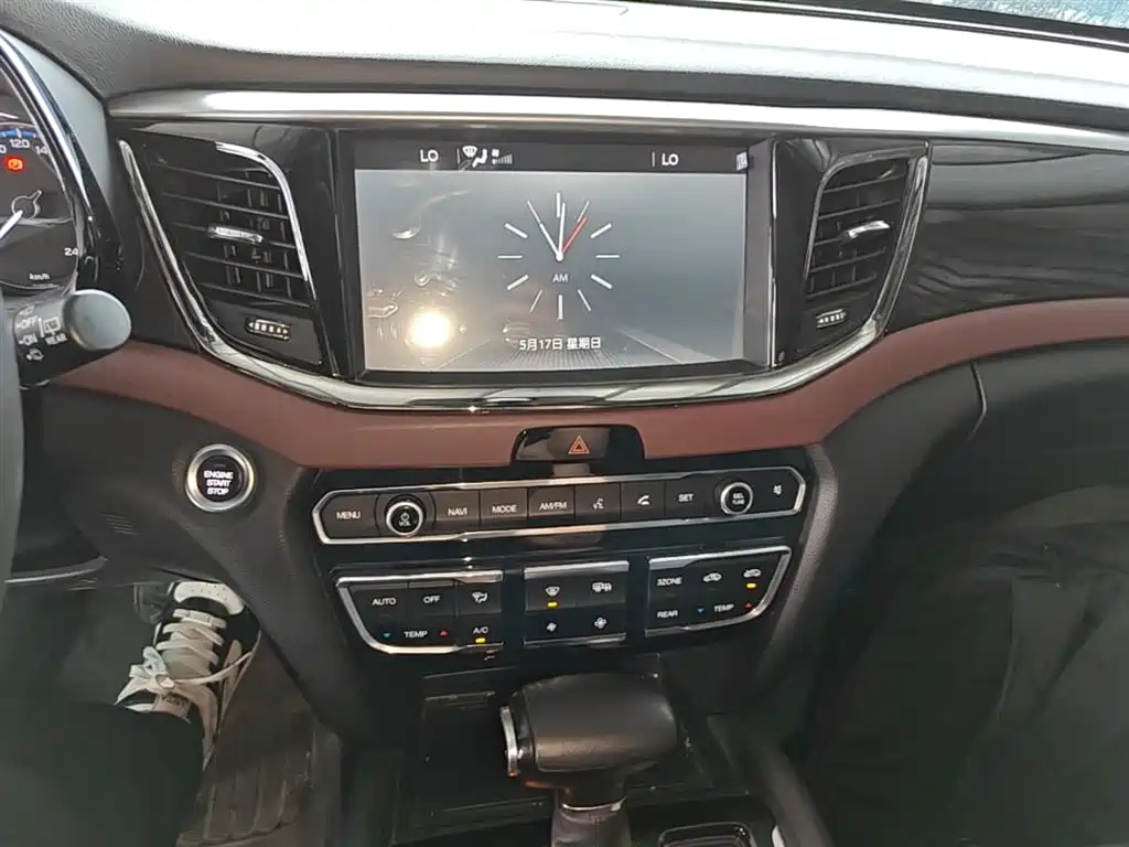 GAC Motor Trumpchi GS8 2018 — фото 13