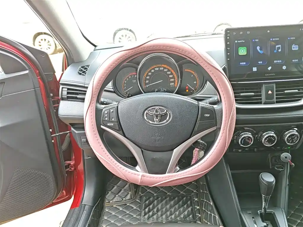Toyota Yaris L 2022 — фото 11