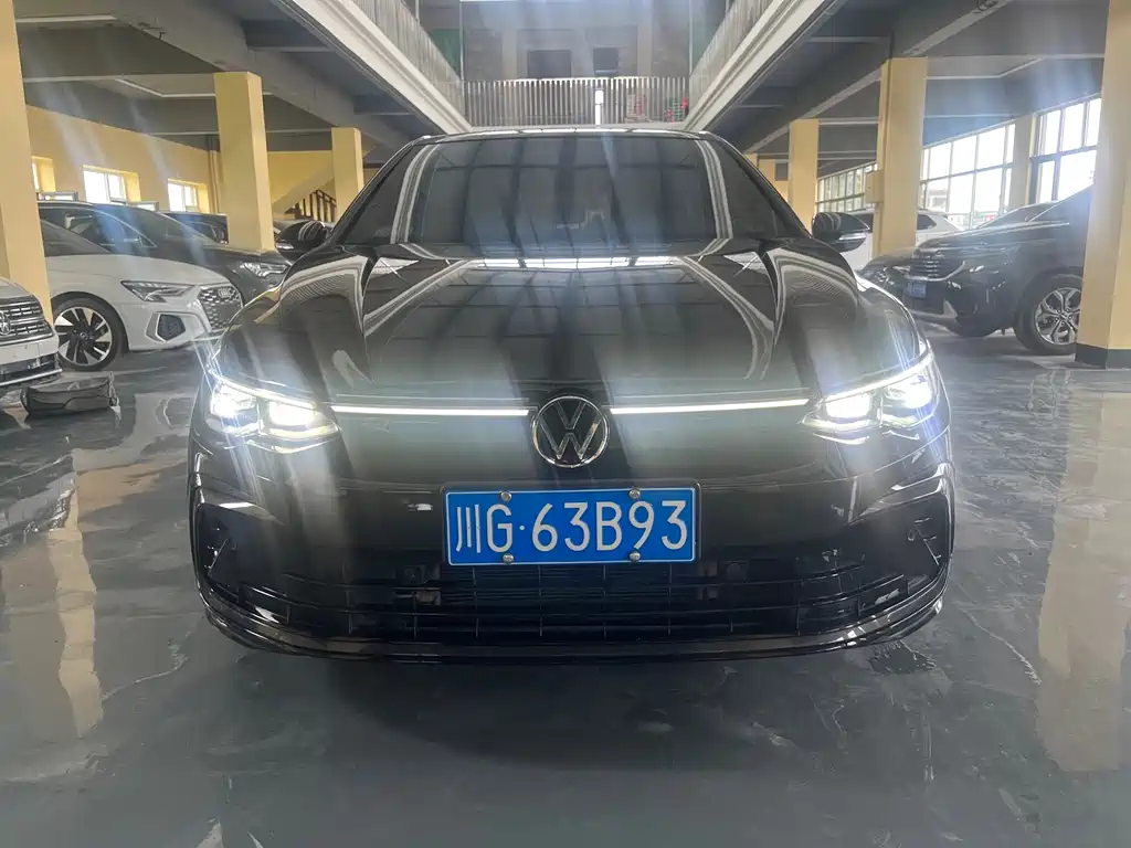 Volkswagen Golf 2023