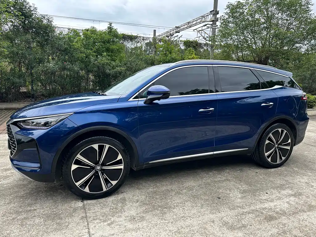 BYD Tang New Energy 2023 — фото 11