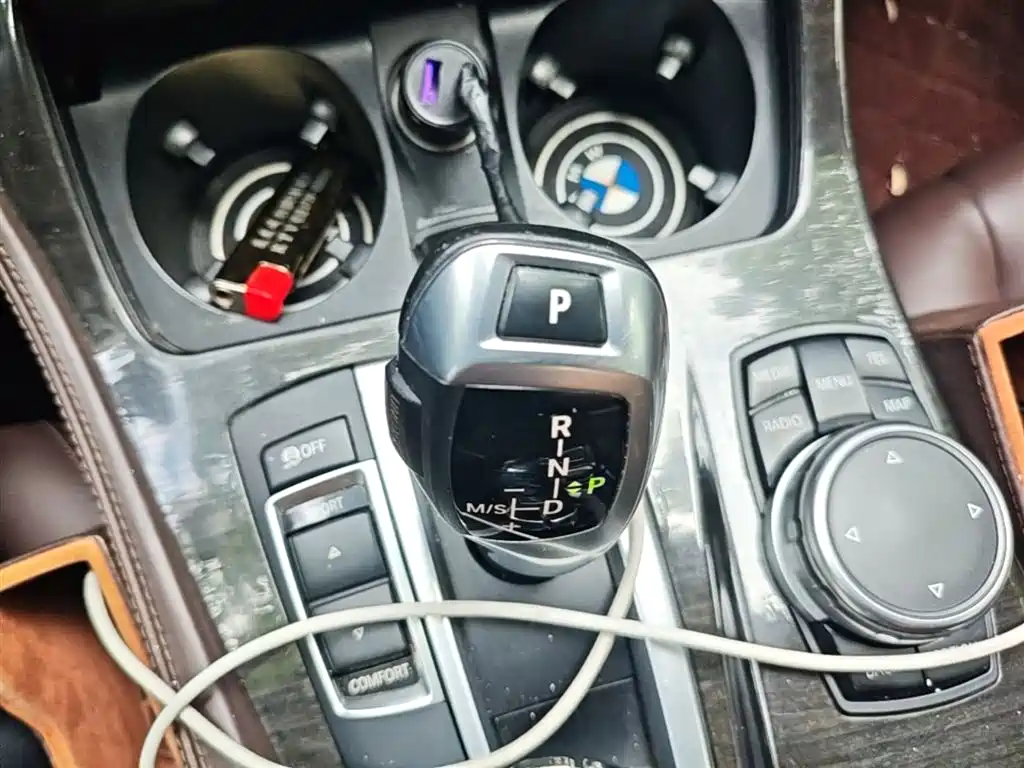 BMW 5 Series 2017 — фото 14