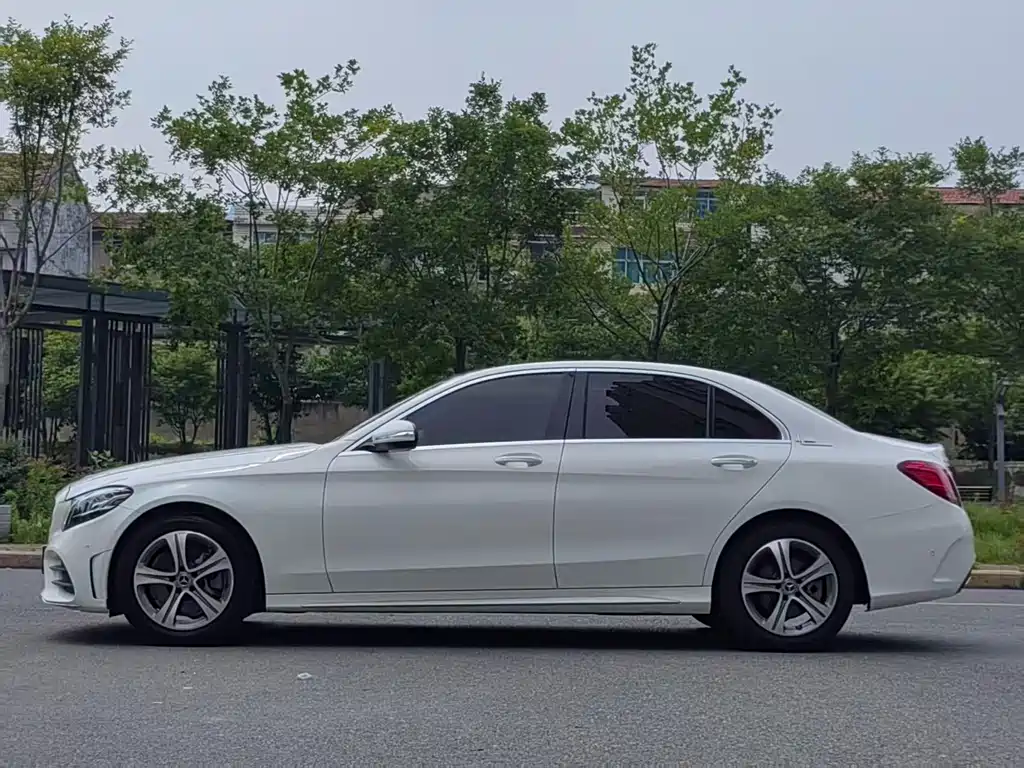 Mercedes-Benz C-Class 2020