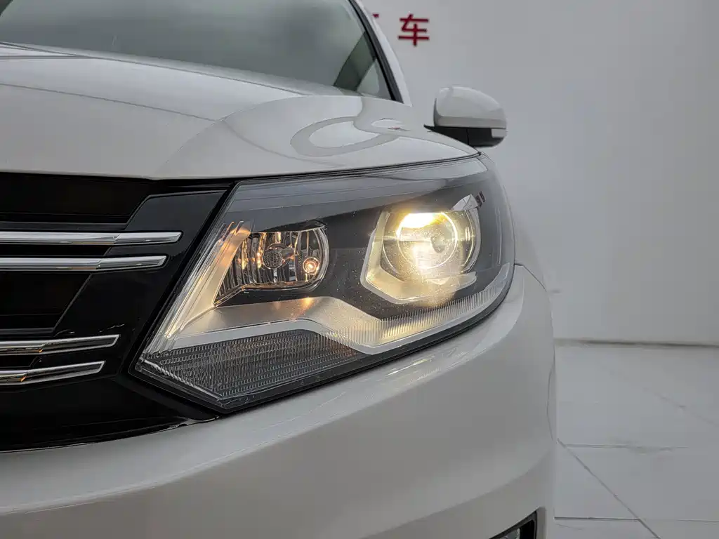 Volkswagen Tiguan 2015 — фото 8