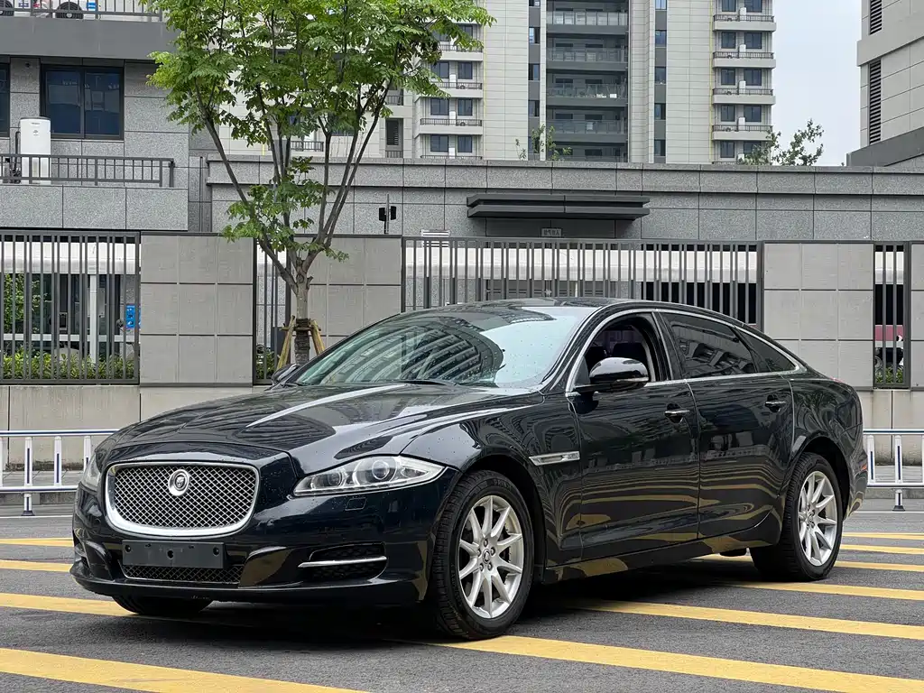 Jaguar XJ 2012