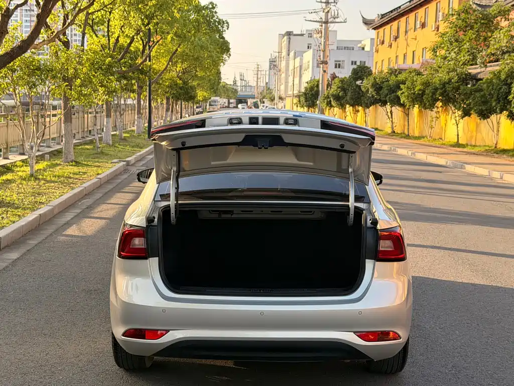 Roewe i5 2019 — фото 14