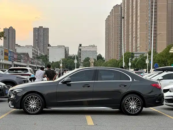 Mercedes-Benz C-Class 2022