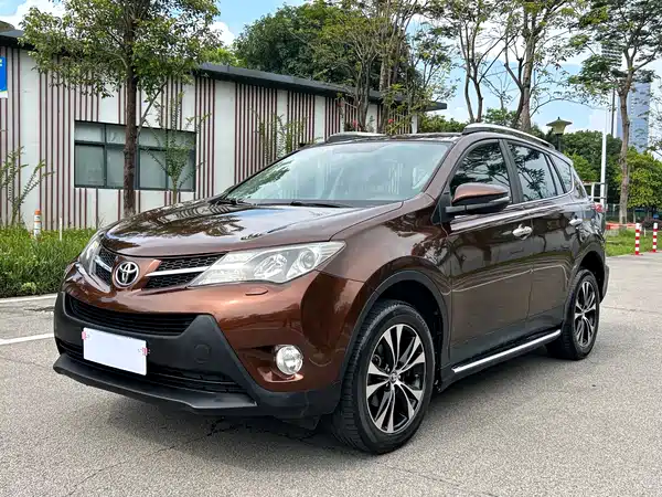 Toyota RAV4 2015