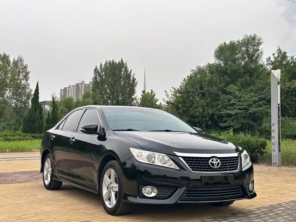 Toyota Camry 2012 — фото 3