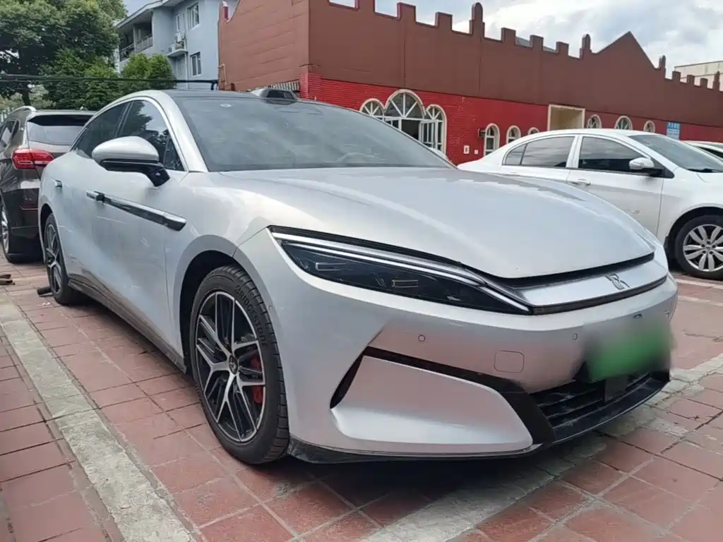 BYD Han L 2025