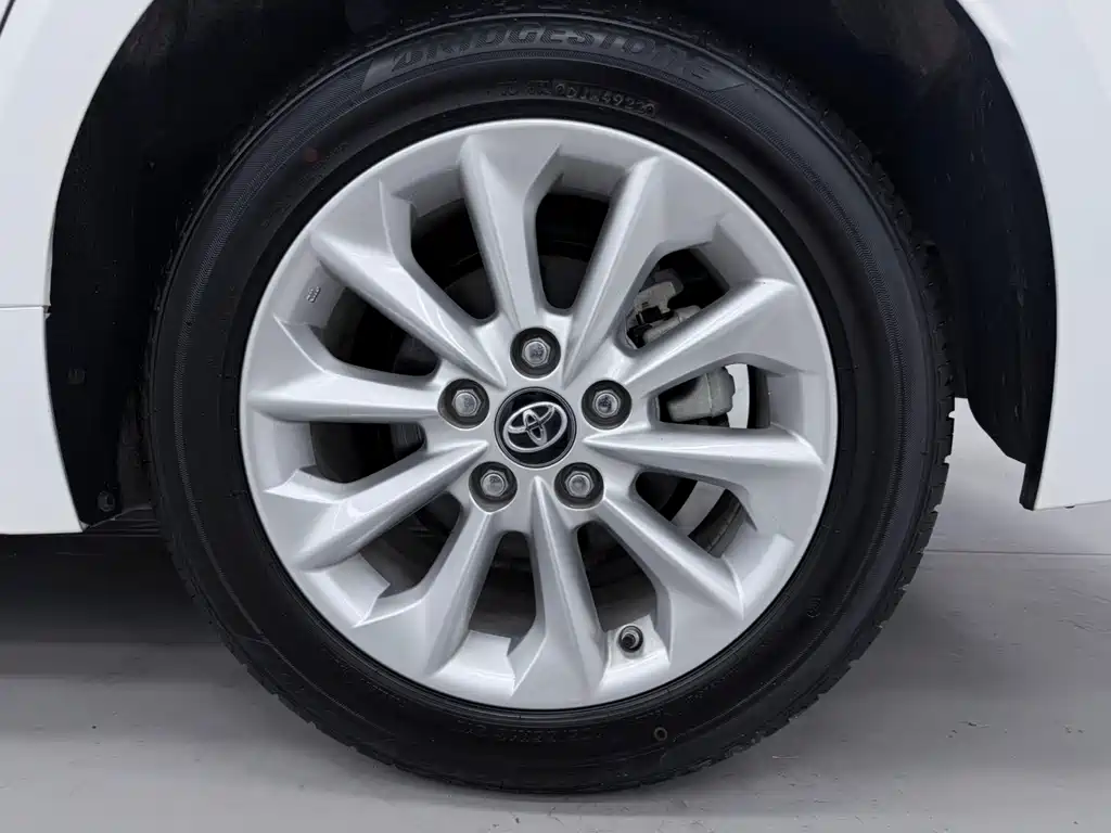 Toyota Corolla 2023 — фото 19