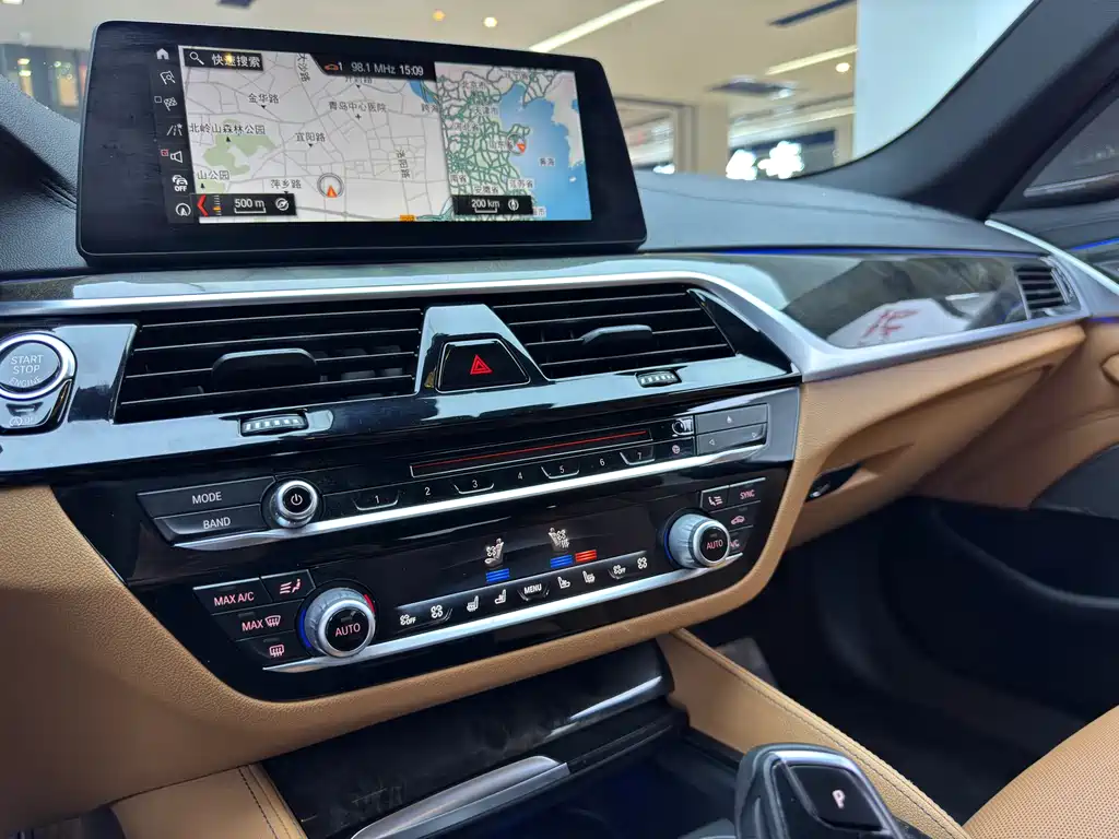 BMW 5 Series 2018 — фото 7