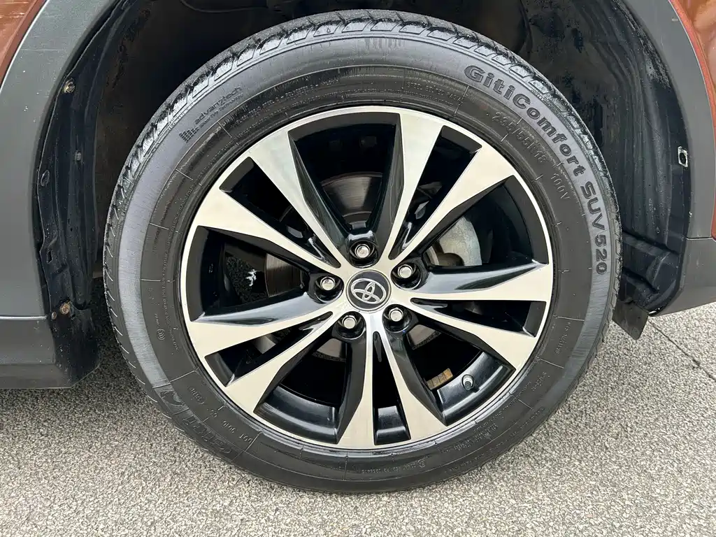 Toyota RAV4 2015 — фото 14