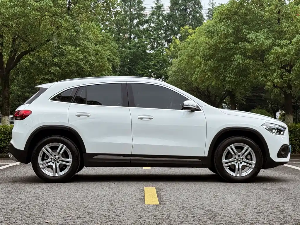 Mercedes-Benz GLA 2023 — фото 4