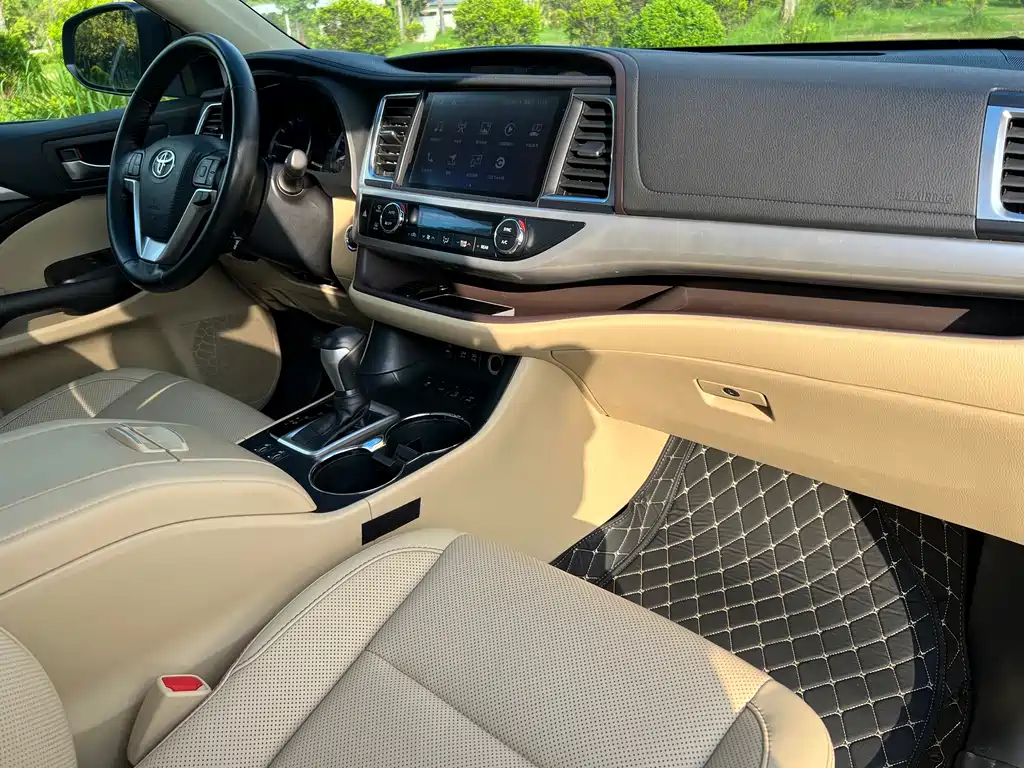 Toyota Highlander 2020 — фото 10