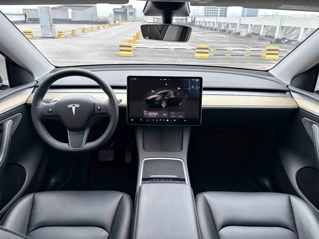 Tesla Model Y 2023 — фото 13
