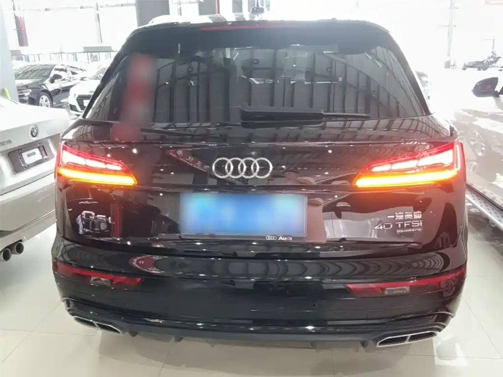 Audi Q5L 2023 — фото 6