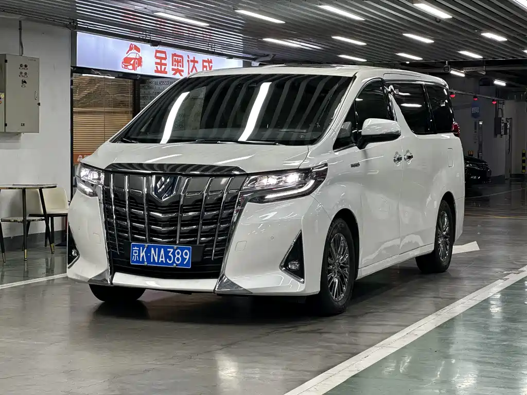Toyota Alphard 2021 — фото 1