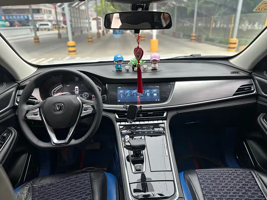 Changan CS85 COUPE 2020 — фото 10