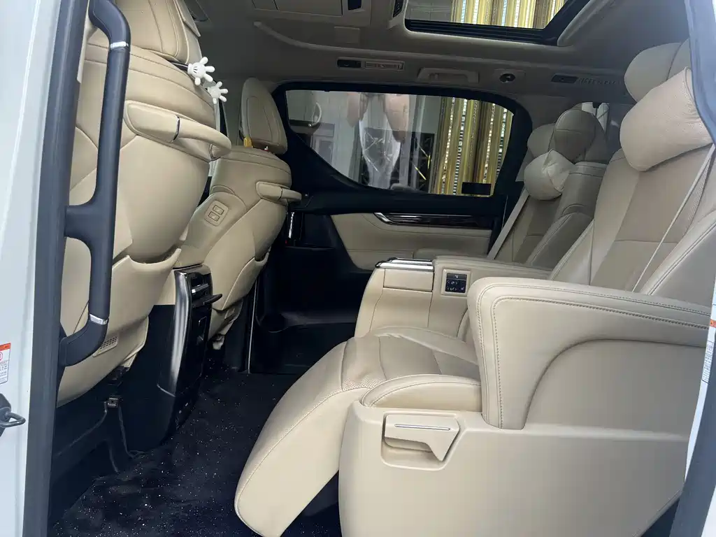 Toyota Alphard 2019 — фото 12
