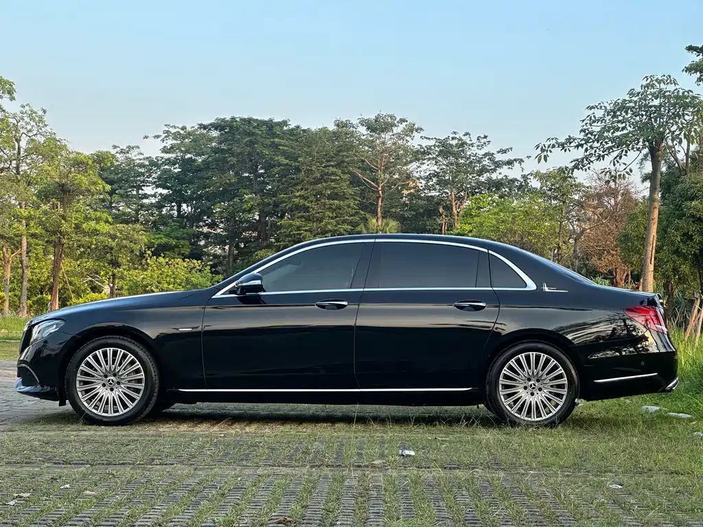 Mercedes-Benz E-Class 2020 — фото 16