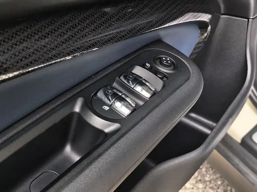 MINI Clubman 2019 — фото 17