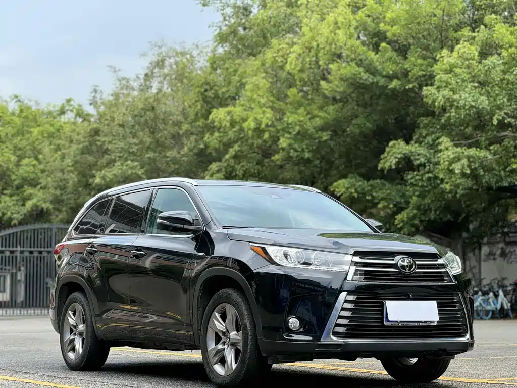 Toyota Highlander 2021 — фото 2