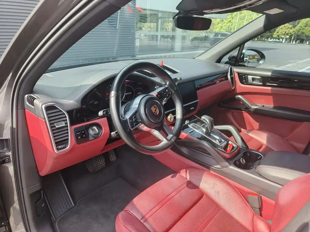 Porsche Cayenne 2020 — фото 10