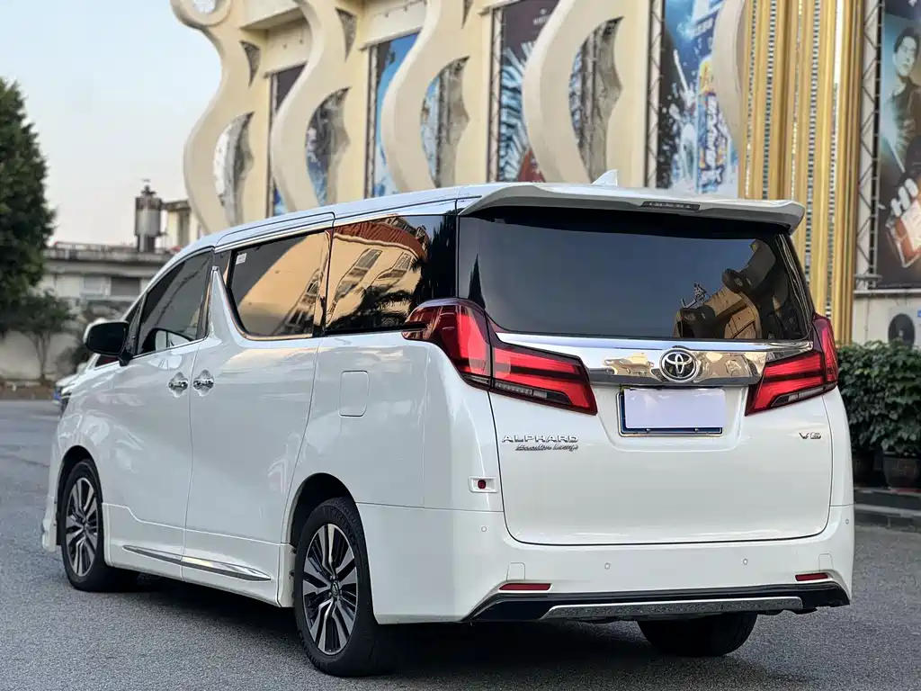 Toyota Alphard 2019 — фото 16