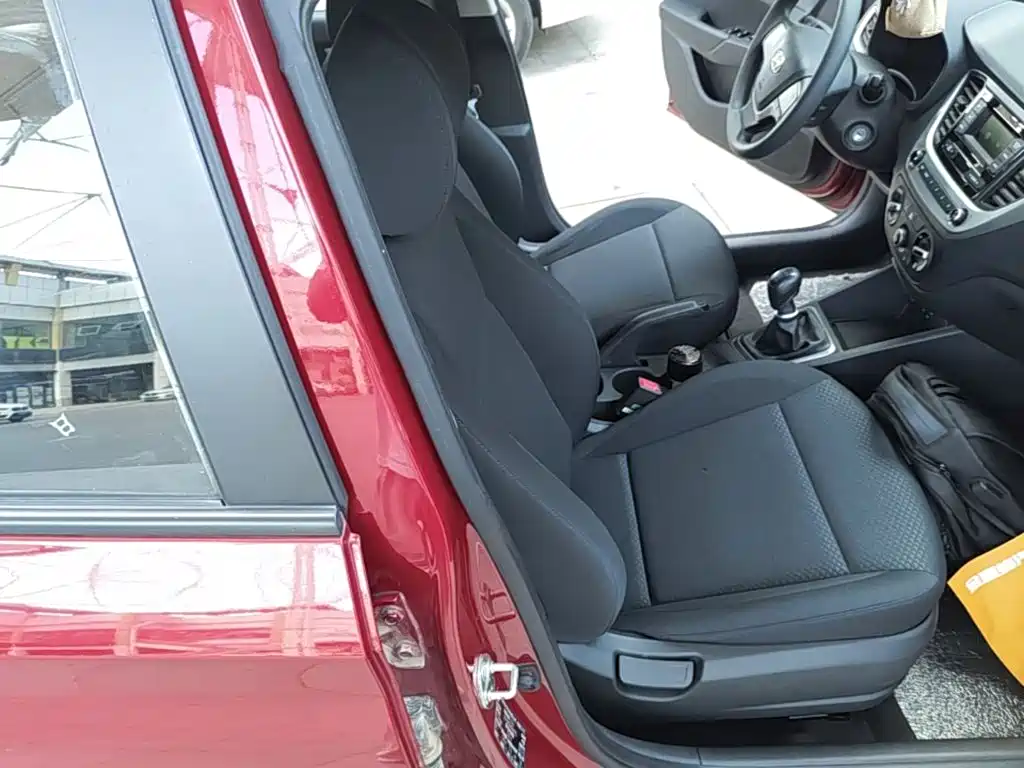 Hyundai Verna RV 2018 — фото 25