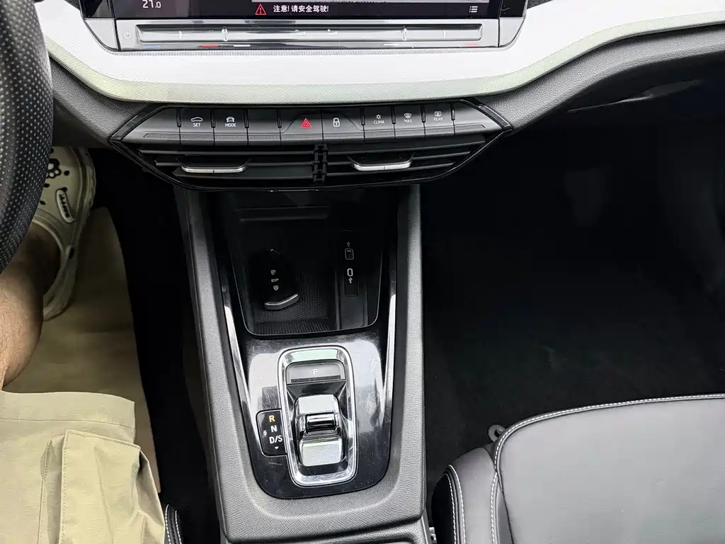 Skoda Octavia 2023 — фото 13