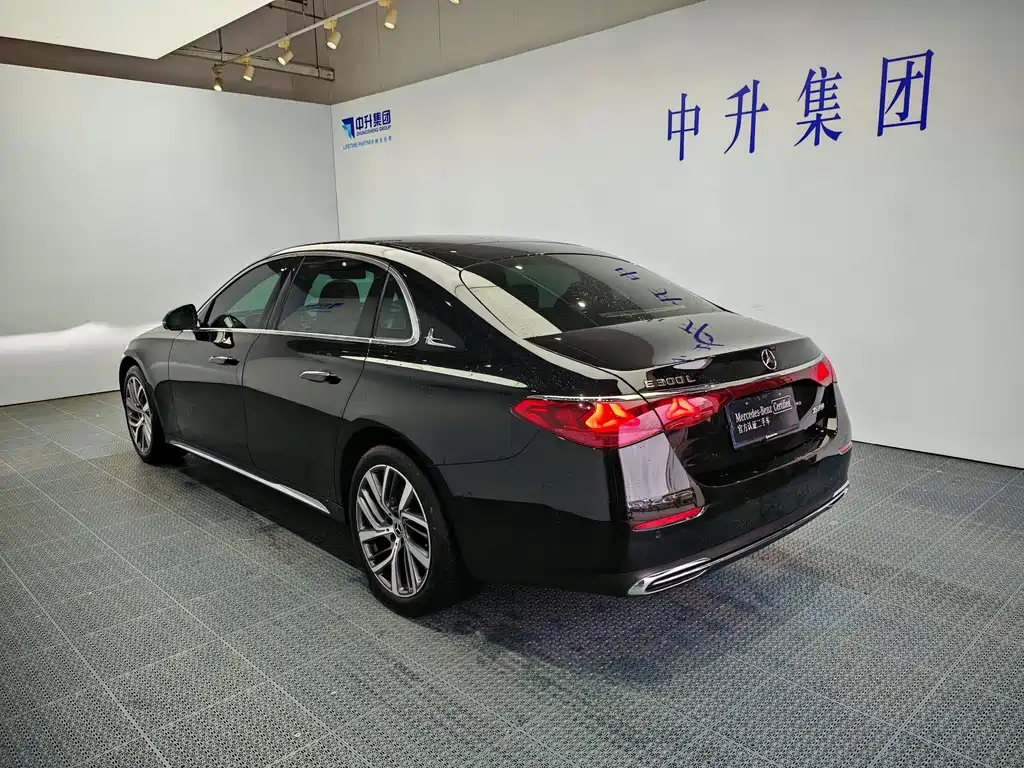 Mercedes-Benz E-Class 2025