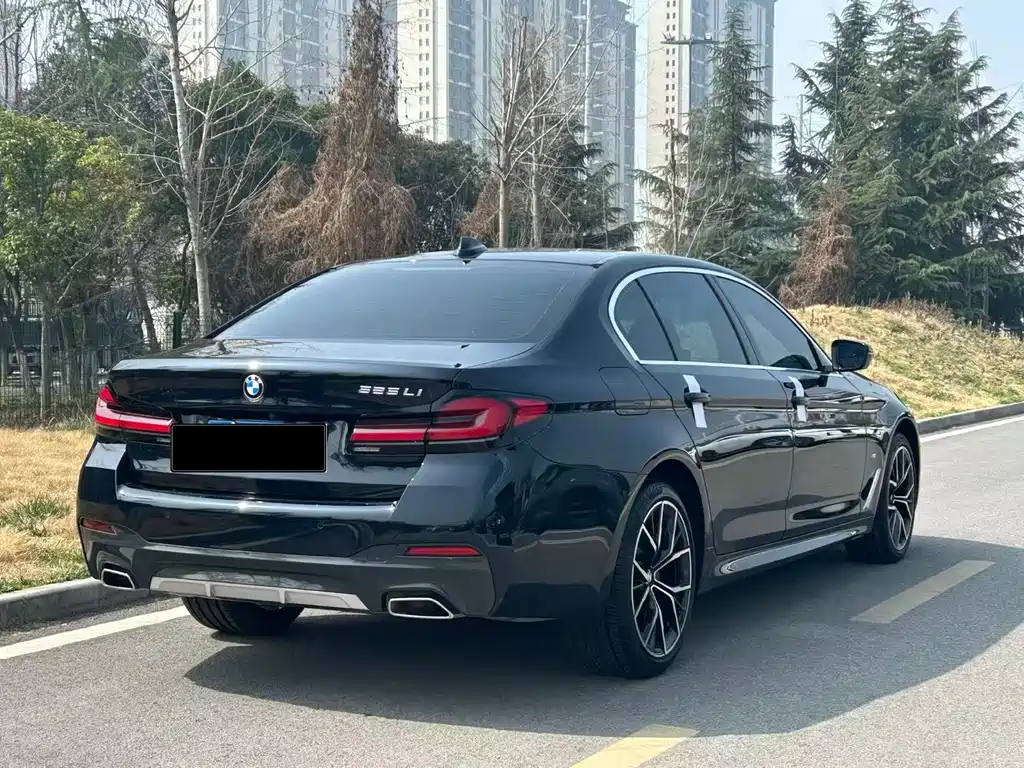 BMW 5 Series 2023