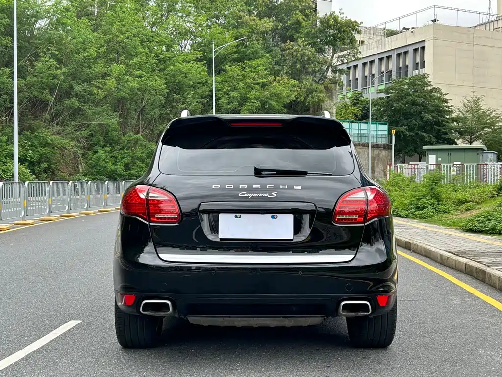 Porsche Cayenne 2013 — фото 16