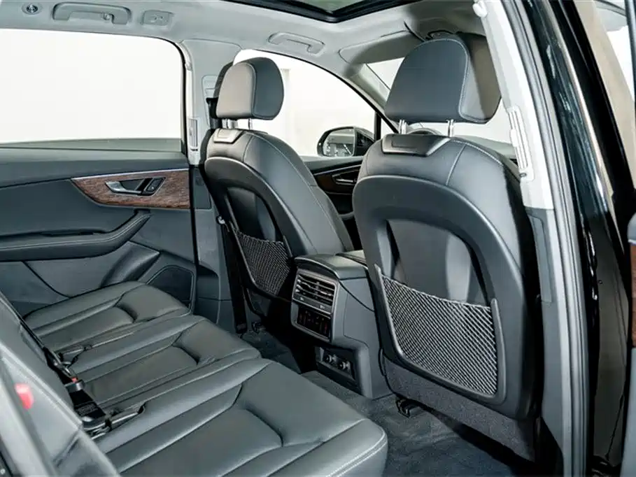 Audi Q7 2025 — фото 22