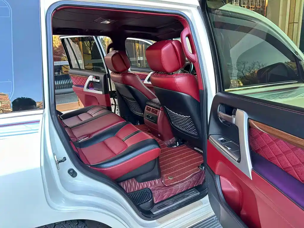 Toyota Land Cruiser 2020 — фото 11