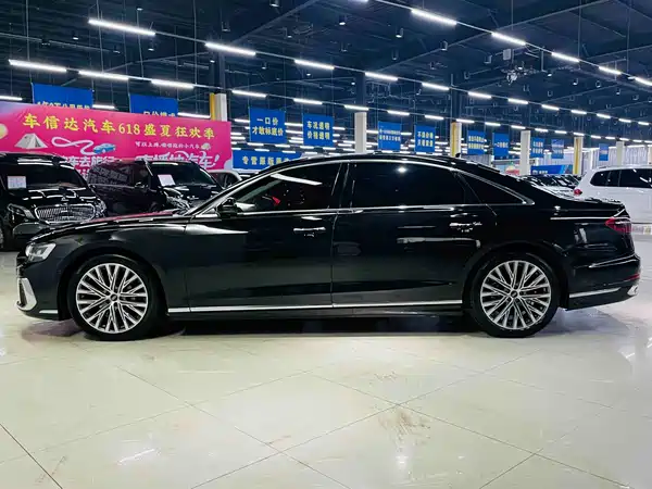Audi A8 2024