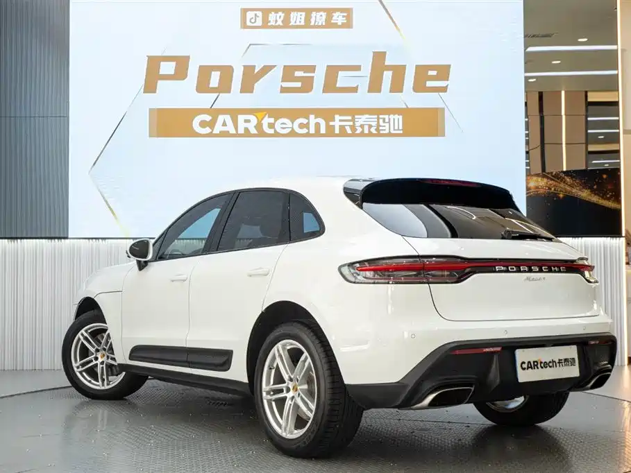 Porsche Macan 2023 — фото 24
